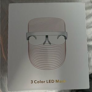 LED red light skincare mask
